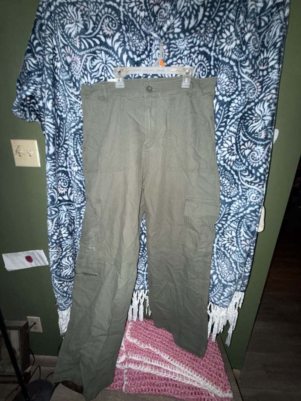 Aero Utility Cargo Pants Size Large Olive Green Mid Rise Straight Leg